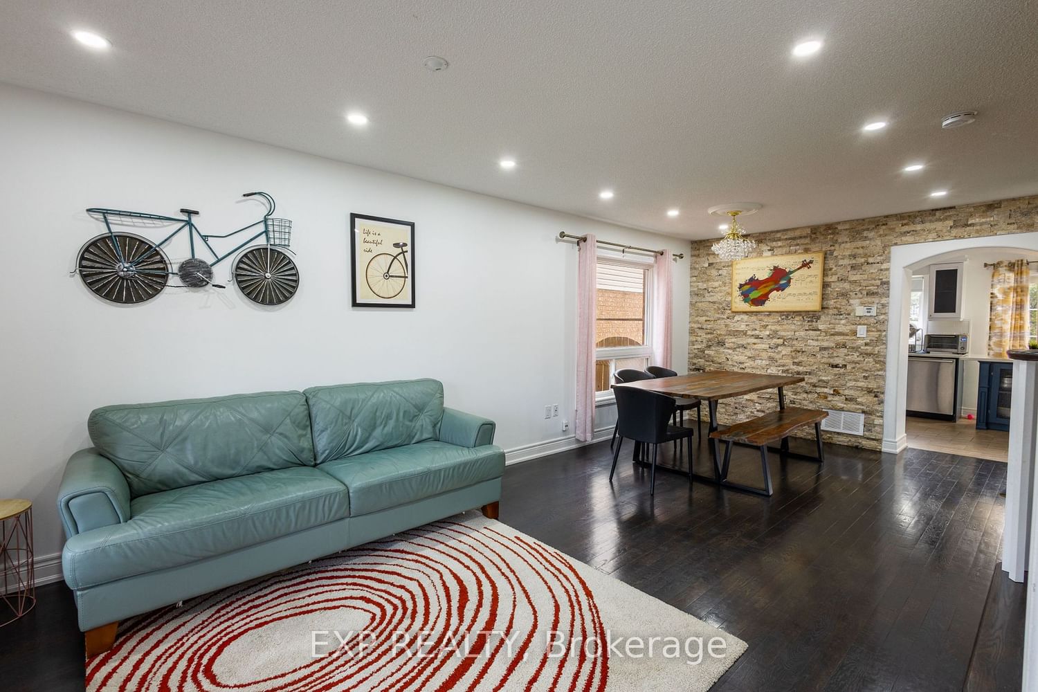 Listing Image 7