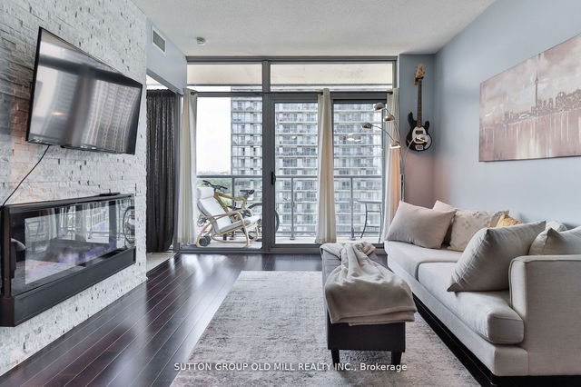 1714 - 105 The Queensway N/A