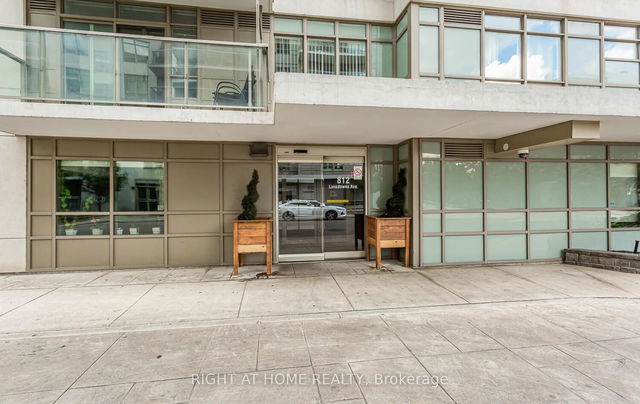 1115 - 812 Lansdowne Avenue