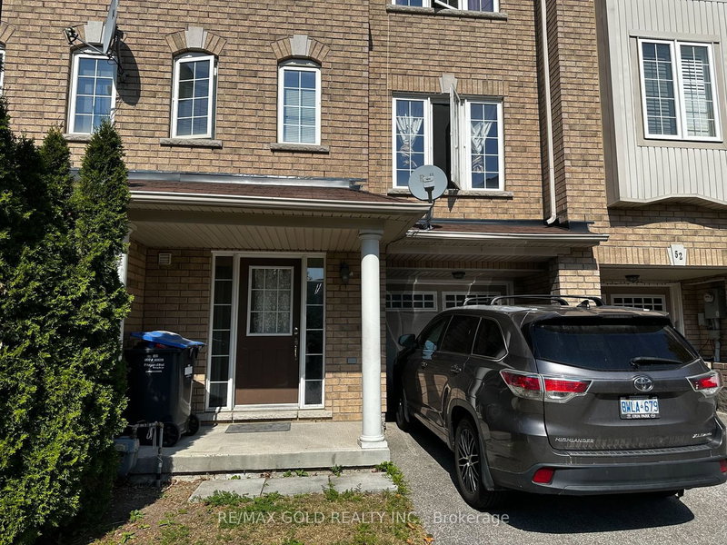 50 Arizona Dr, Brampton, L6Y 0R6 | Image 2