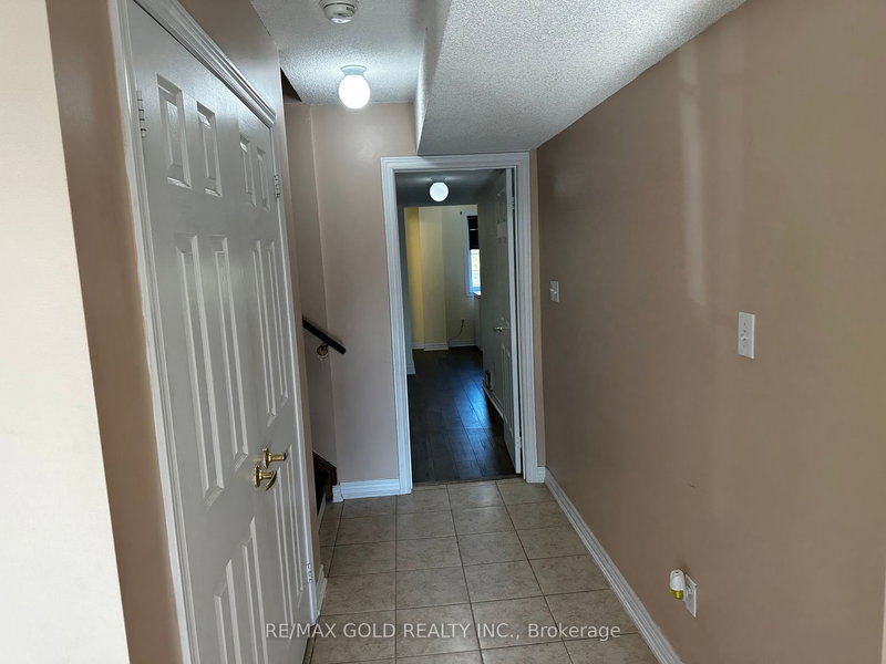 50 Arizona Dr, Brampton, L6Y 0R6 | Image 3