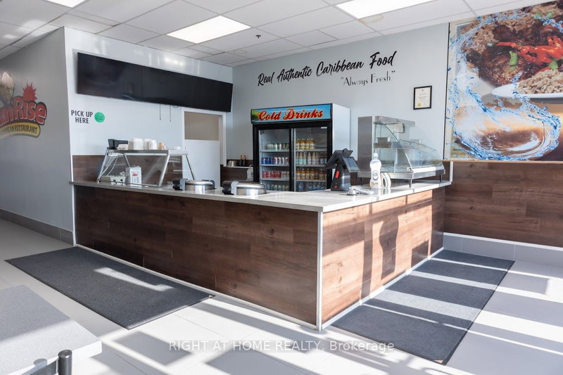 B5 - 920 Southdown Rd, Mississauga, L5G 2Y4 | Image 2