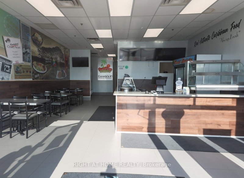 B5 - 920 Southdown Rd, Mississauga, L5G 2Y4 | Image 3