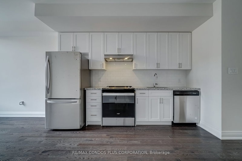 Lower - 4 Wild Rose Gdns, Toronto, M6L 0A5 | Image 2