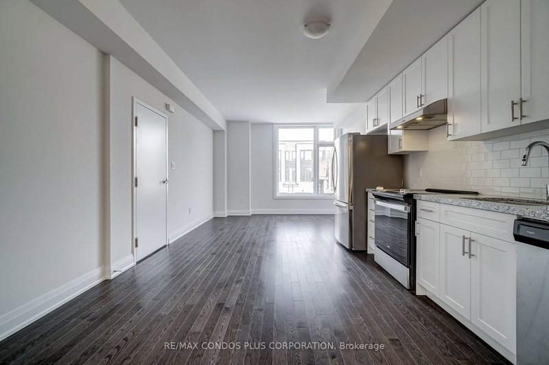 Lower - 4 Wild Rose Gdns, Toronto, M6L 0A5 | Image 3