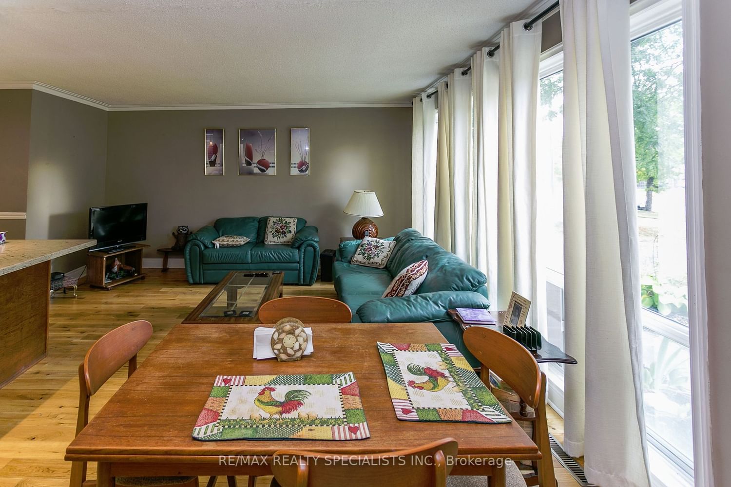 Listing Image 7