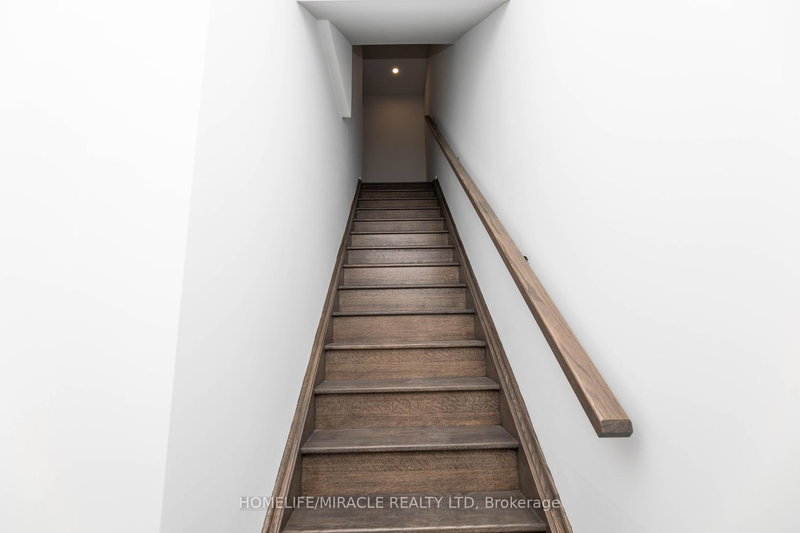 166 - 20 Lloyd Jane Lane, Toronto, M8V 0J5 | Image 3