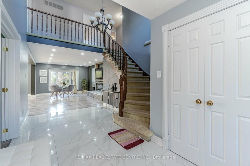 21 Nottingham Cres, Brampton, L6S 4G3 | Image 3