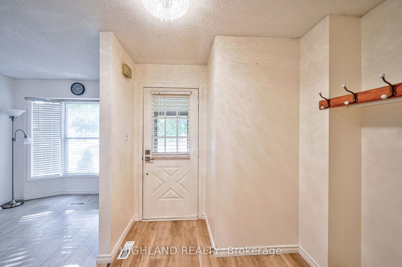 6455 Tisler Cres, Mississauga, L5N 3G6 | Image 3