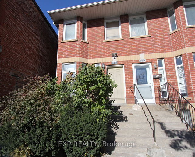 1538B Dupont Street