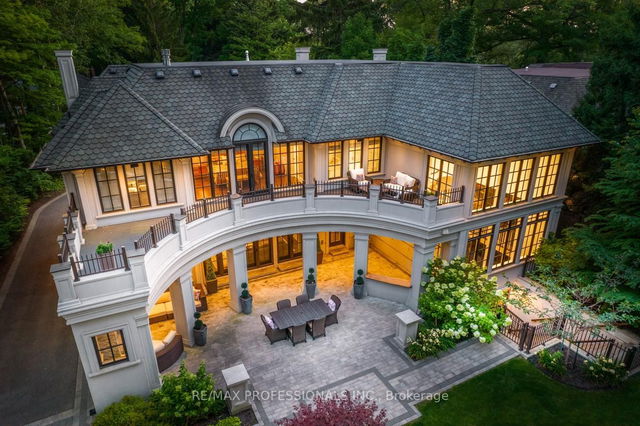 1285 Minaki Road