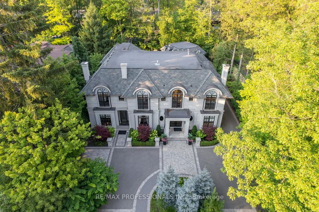 1285 Minaki Road