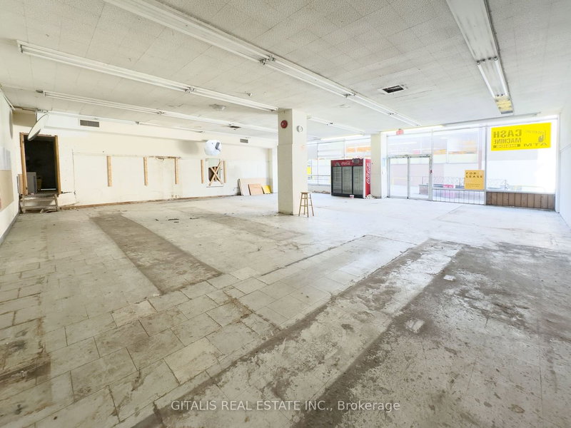 Vs - 160 Springhurst Ave, Toronto, M6K 1C2 | Image 3