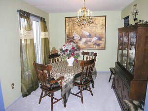 31 Junewood Cres, Brampton, L6S3T5 | Image 3