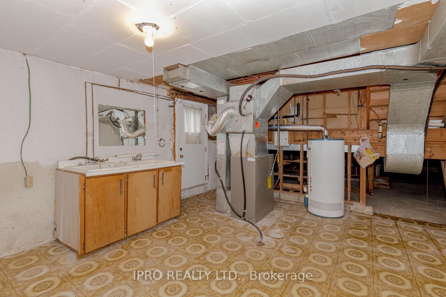Listing Image 28