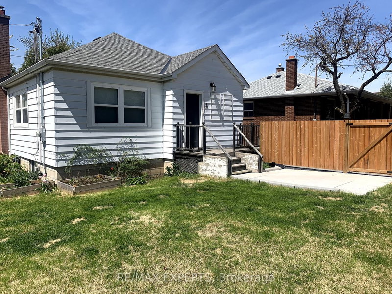 Upper - 4 Larchmere Ave, Toronto, M9L 2N1 | Image 3