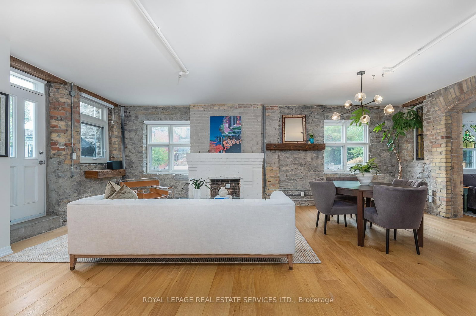 Listing Image 12