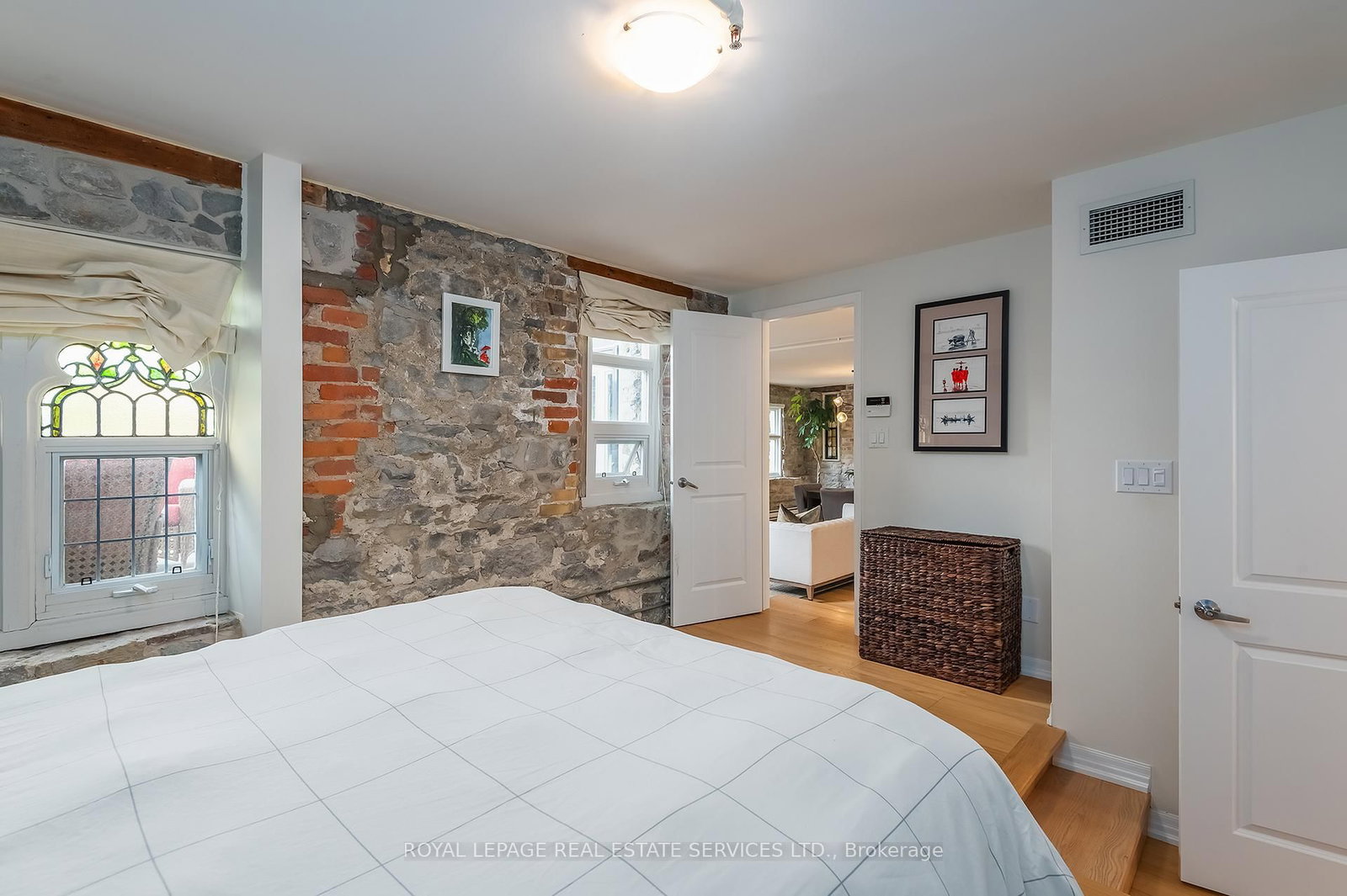 Listing Image 22