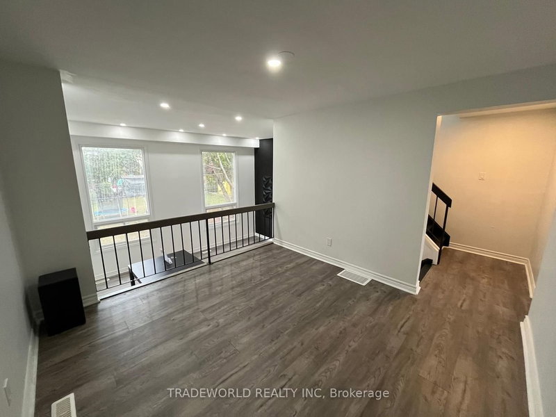 7465 Bybrook Dr, Mississauga, L4T 3R3 | Image 3