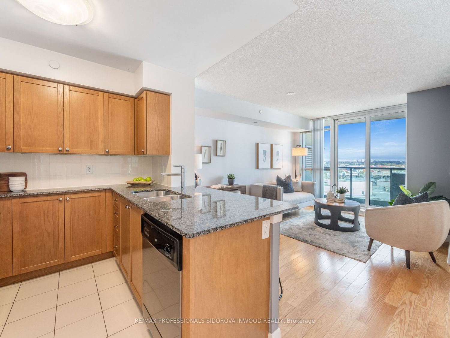 Listing Image 6
