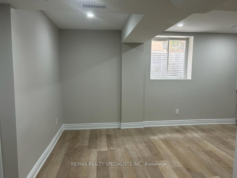 Bsmnt - 5969 Manzanillo Cres, Mississauga, L5M 6Y3 | Image 3