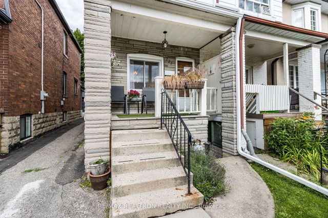 227 Silverthorn Avenue