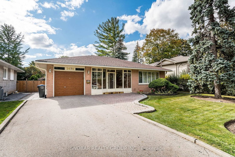 3070 O'hagan Dr, Mississauga, L5C 2C5 | Image 2