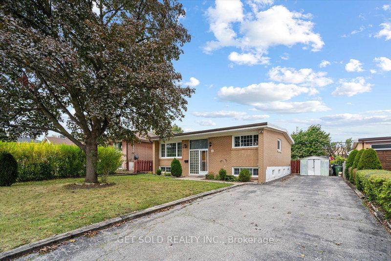 8 Caulfield Rd, Toronto, M9W 1W8 | Image 2