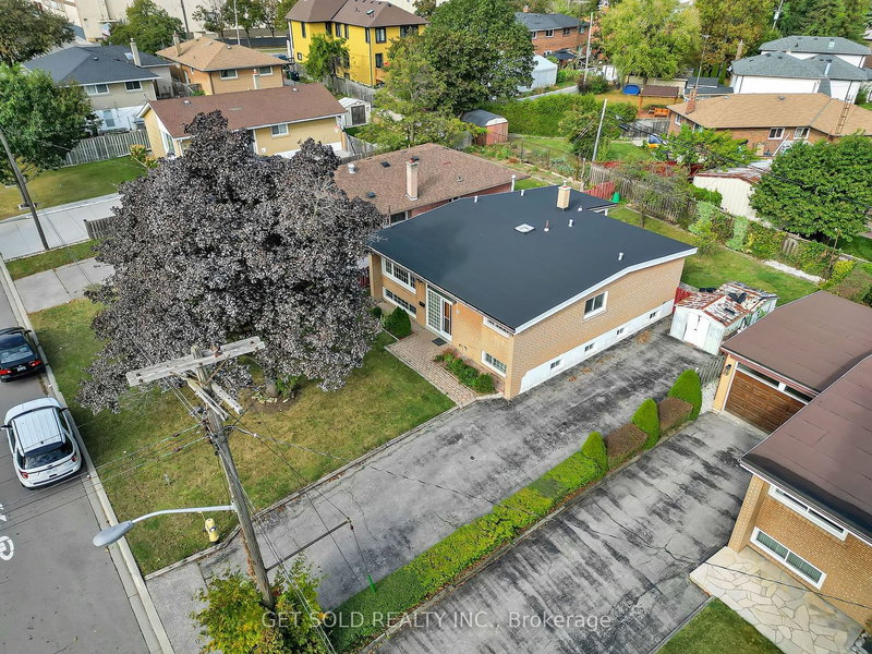 8 Caulfield Rd, Toronto, M9W 1W8 | Image 3