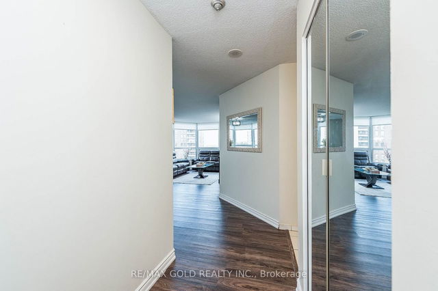 1102 - 8 Lisa Street