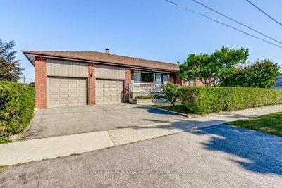 Detached House sold at 14 Alladin Avenue, Toronto, Ontario, M6L 1S5 - Rustic - MLS: W7213822
