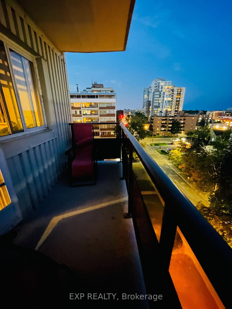 704 - 15 Elizabeth St N, Mississauga, L5G 2Z3 | Image 3