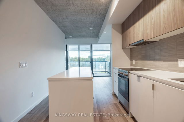 402 - 7 Smith Crescent