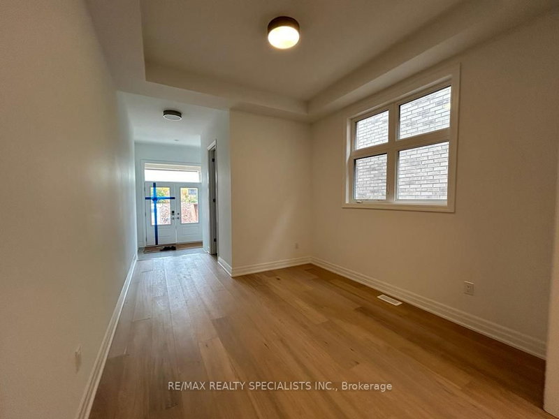 3160 Harasym Tr, Oakville, L6M 5N7 | Image 3