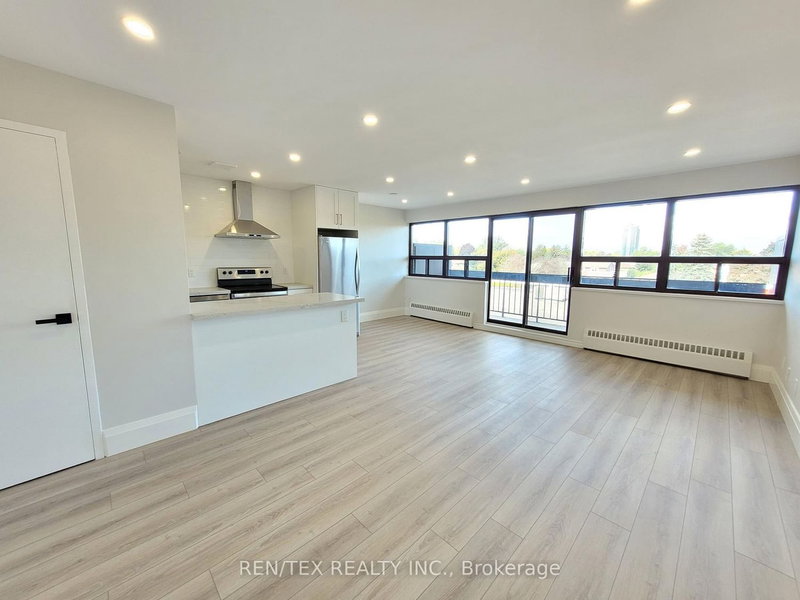 302 - 26 Sterne Ave, Brampton, L6W 2Y5 | Image 2