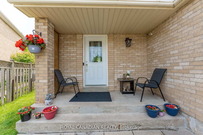 46 Nectarine Cres, Brampton, L6S 5Z1 | Image 2