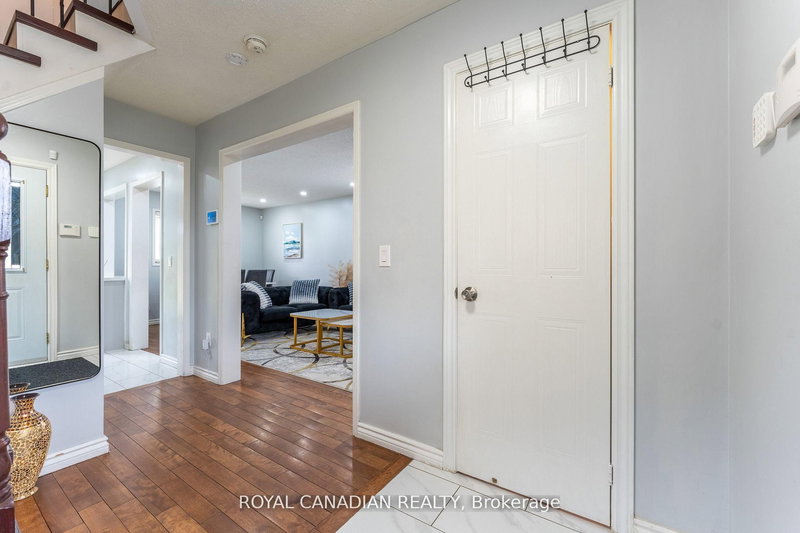 46 Nectarine Cres, Brampton, L6S 5Z1 | Image 3