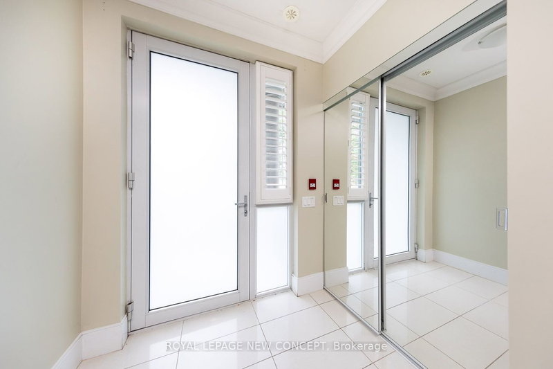 Th4 - 15 Viking Lane, Toronto, M9B 0A4 | Image 2