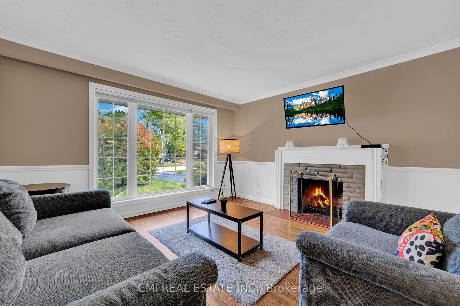 Listing Image 7