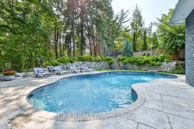 1572 Keenleyside Court