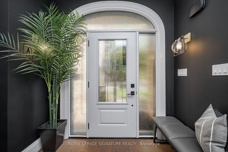 2324 Hilltop Lane, Oakville, L6M 3M8 | Image 2