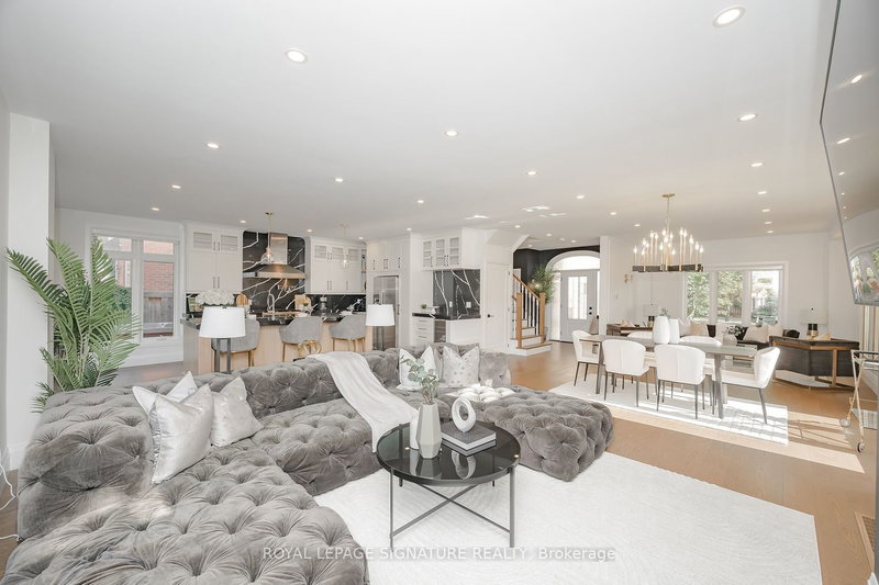 2324 Hilltop Lane, Oakville, L6M 3M8 | Image 3