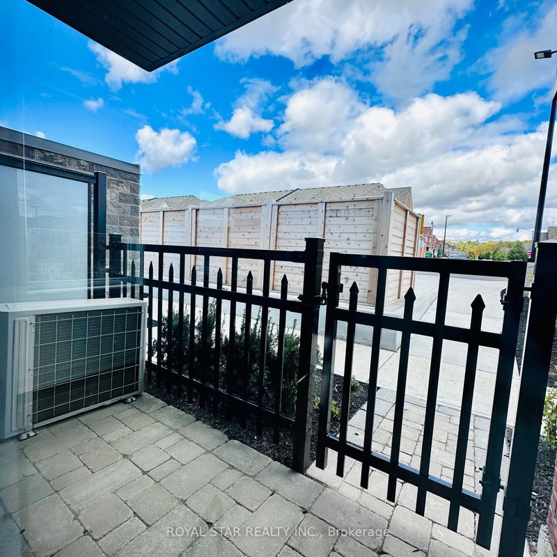 113 - 62 Sky Harbour Dr, Brampton, L6Y 0C1 | Image 2