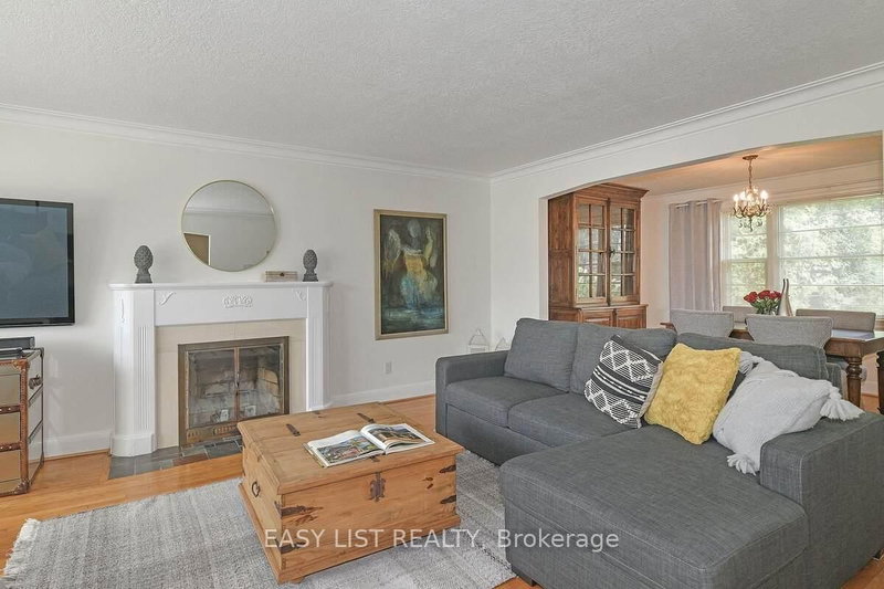 83 Eagle Rd, Toronto, M8Z 4J3 | Image 2