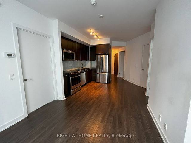 522 - 10 Park Lawn Road