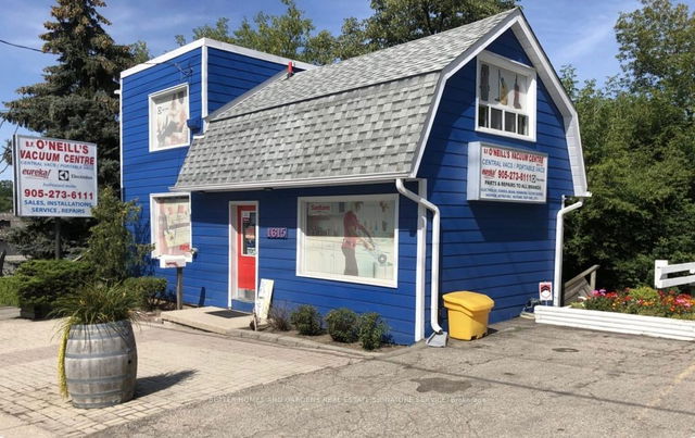 Upper - 1615 Dundas Street
