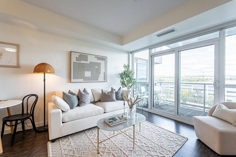 703 - 2081 Fairview St, Burlington, L7R 0E4 | Image 3