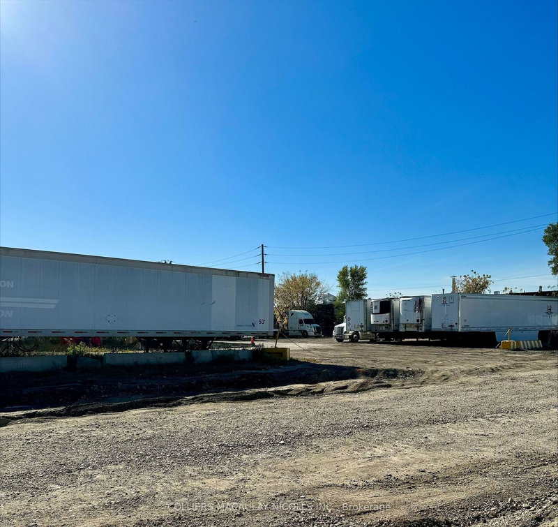 542 Kipling Ave, Toronto, M8Z 5E3 | Image 2