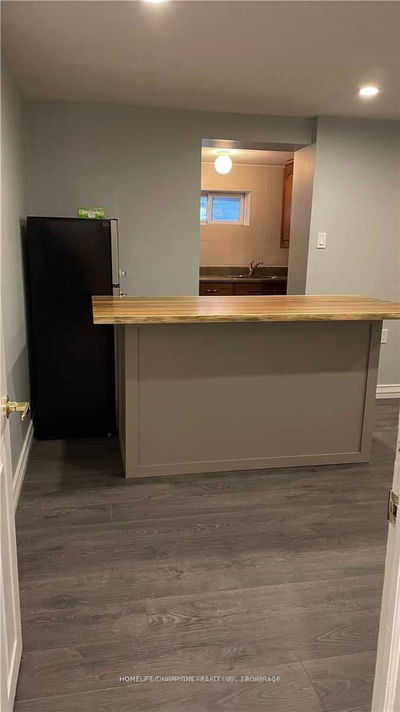 65 Whitburn Cres, Toronto - Downsview-Roding-CFB image-0-3