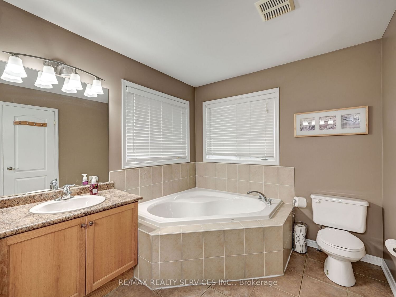 Listing Image 28